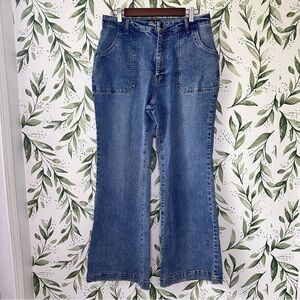 Frye Front Pocket Flare Jeans. Size 31.